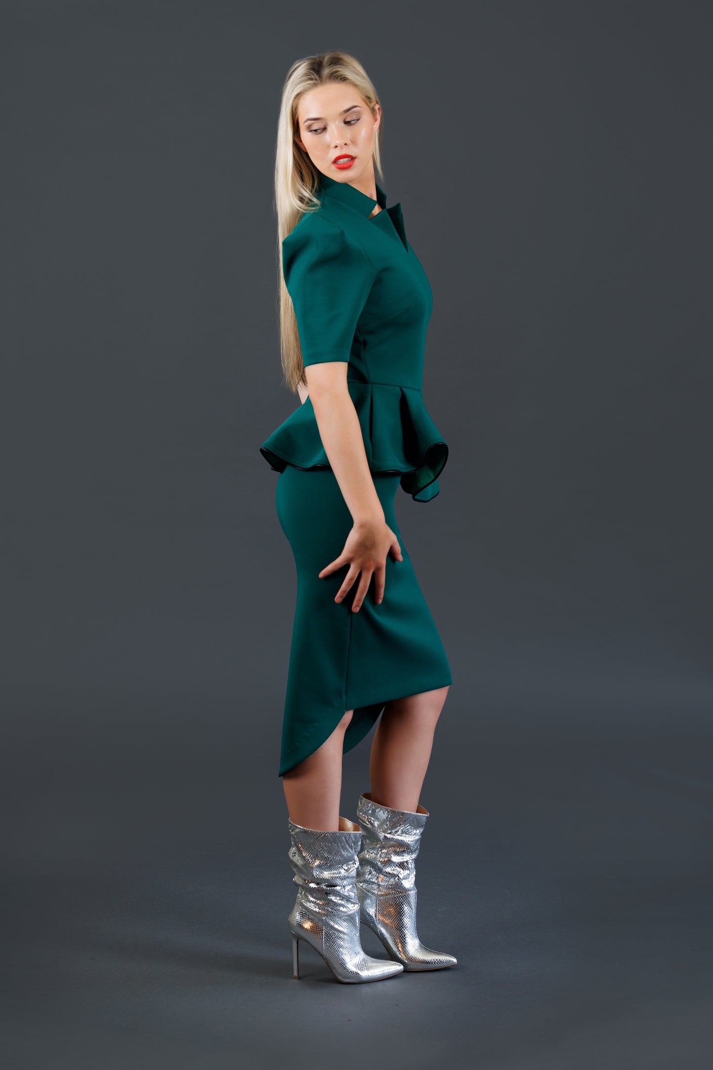 Peplum dress with long back (Green)